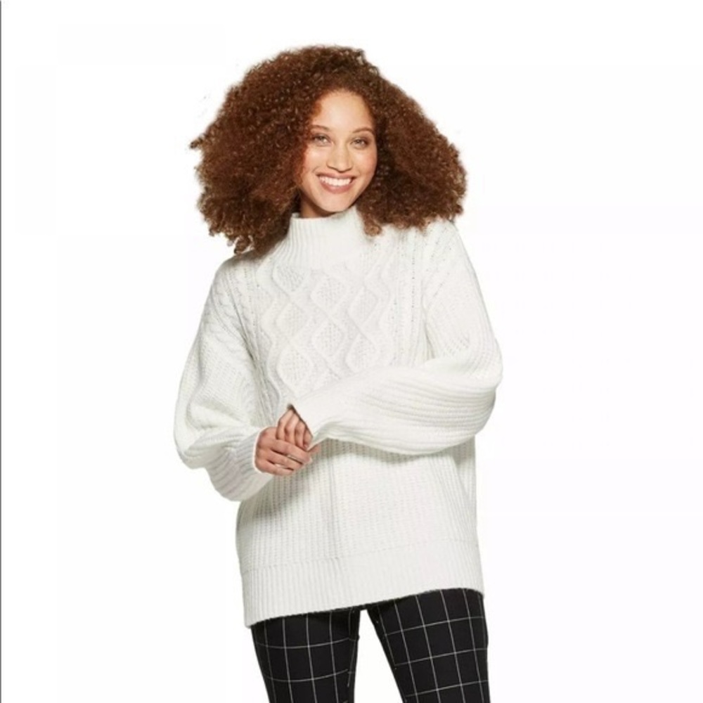 white oversized sweater !